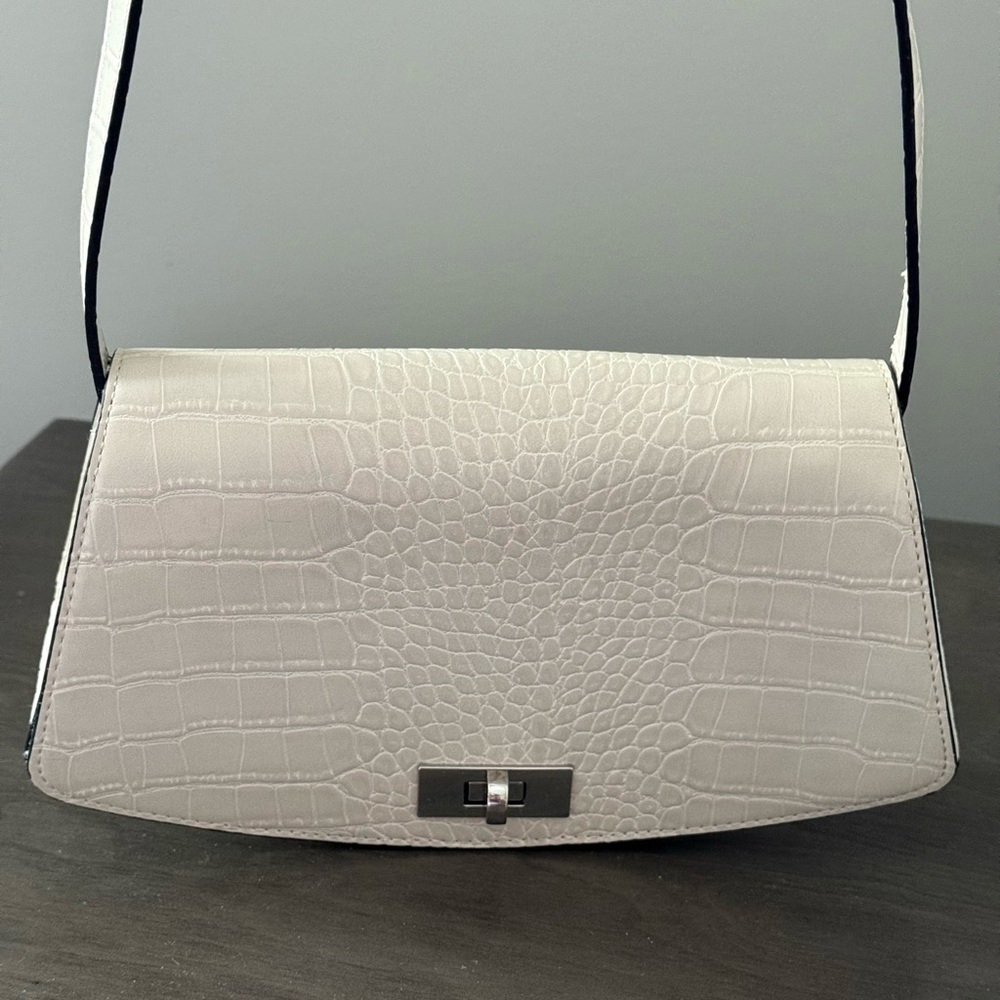 Forever 21 Elegant White Crocodile-Embossed Shoulder Bag
